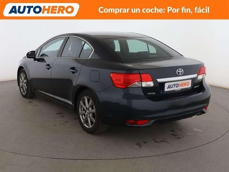 Usado Toyota Avensis Advance 148 CV (108 kW) 2014 Gris Berlina