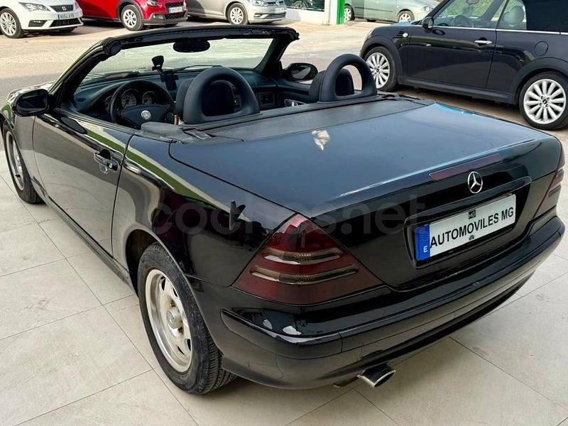 Usado Mercedes SLK200 163 CV (119 kW) 2004 Negro Descapotable