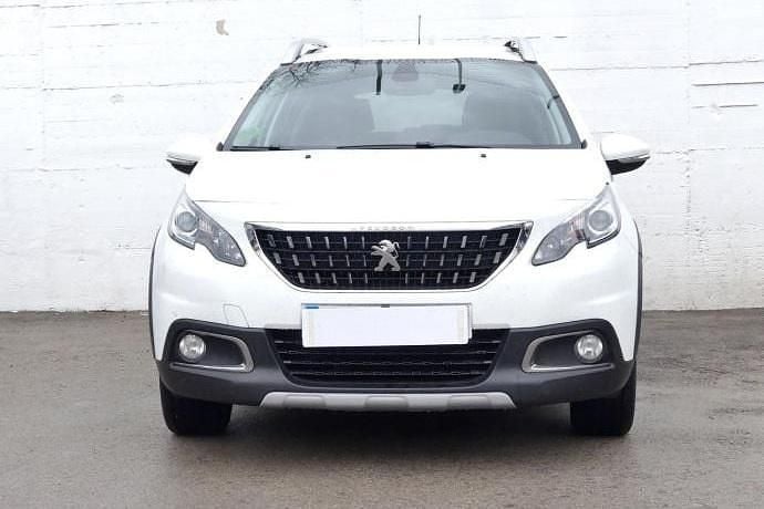 Usado Peugeot 2008 Allure 131 CV (96 kW) 2018 Blanco SUV
