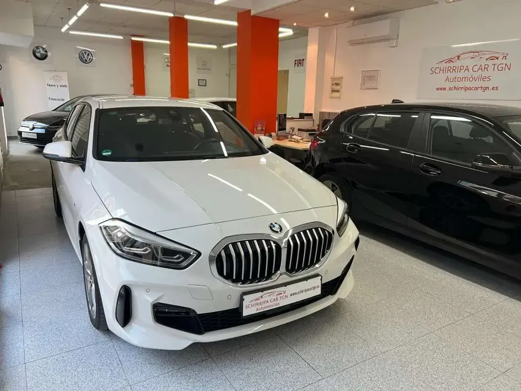 Usado BMW 118 M Sport 136 CV (100 kW) 2022 Blanco Utilitario
