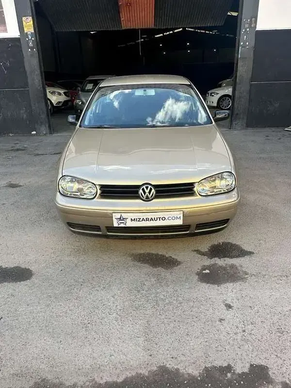 Usado VW Golf IV Highline 105 CV (77 kW) 2004 Beige Utilitario