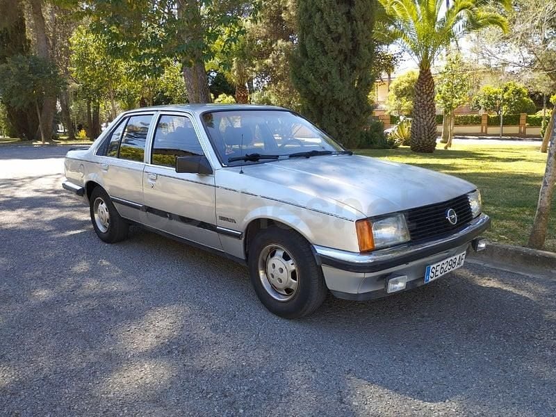 Usado Opel Rekord S 100 CV (73 kW) 1986 Gris / plata Berlina