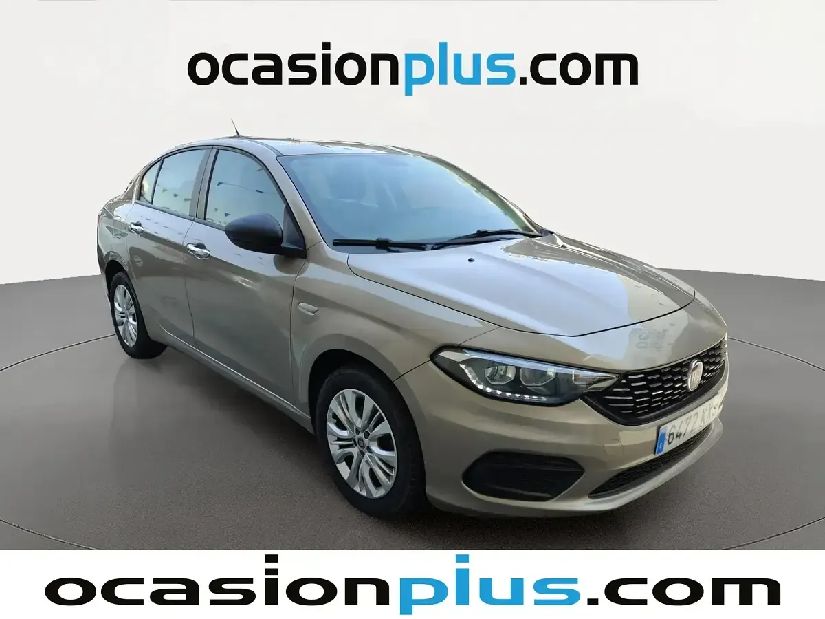 Usado Fiat Tipo Easy 95 CV (69 kW) 2019 Beige Berlina