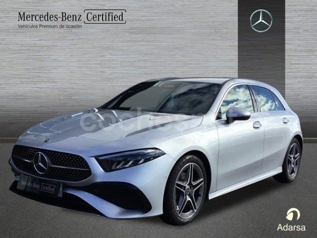 Gris / plata Usado 2023 Mercedes A180 Berlina | 29.900 € (Precio justo) - Imagen 1/4