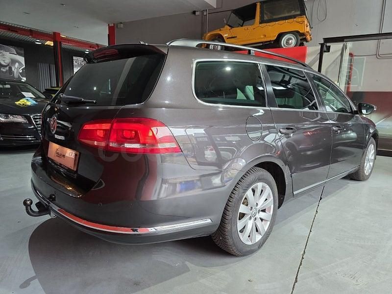 Usado VW Passat Edition 122 CV (89 kW) 2012 Gris / plata Familiar