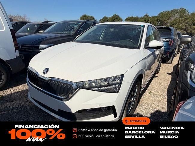 Usado Skoda Scala Active 95 CV (69 kW) 2022 Blanco Utilitario