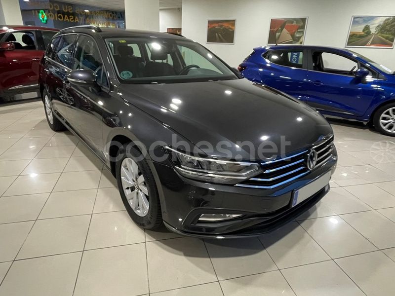 Usado VW Passat Business 122 CV (89 kW) 2020 Gris / plata Familiar