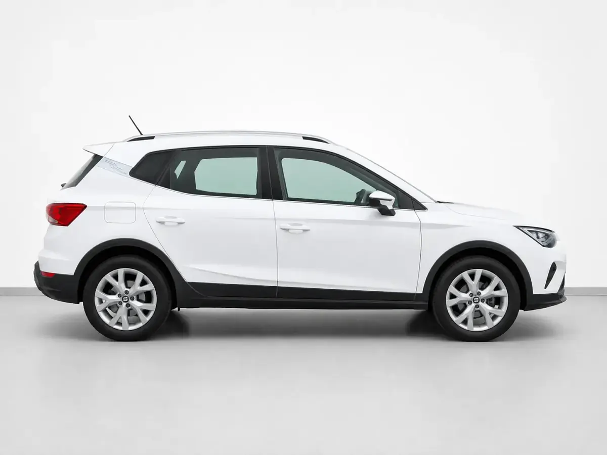 Usado Seat Arona FR 116 CV (85 kW) 2025 Blanco SUV