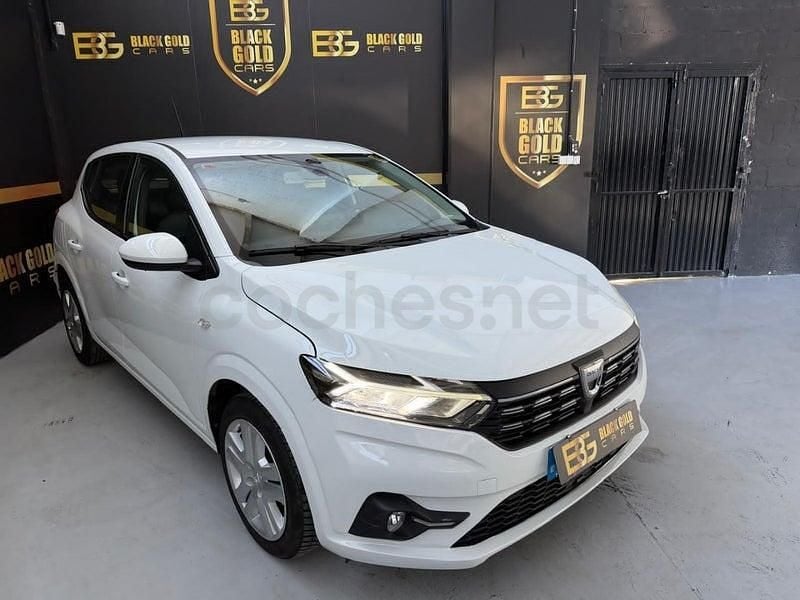 Usado Dacia Sandero Comfort 67 CV (49 kW) 2021 Blanco Berlina