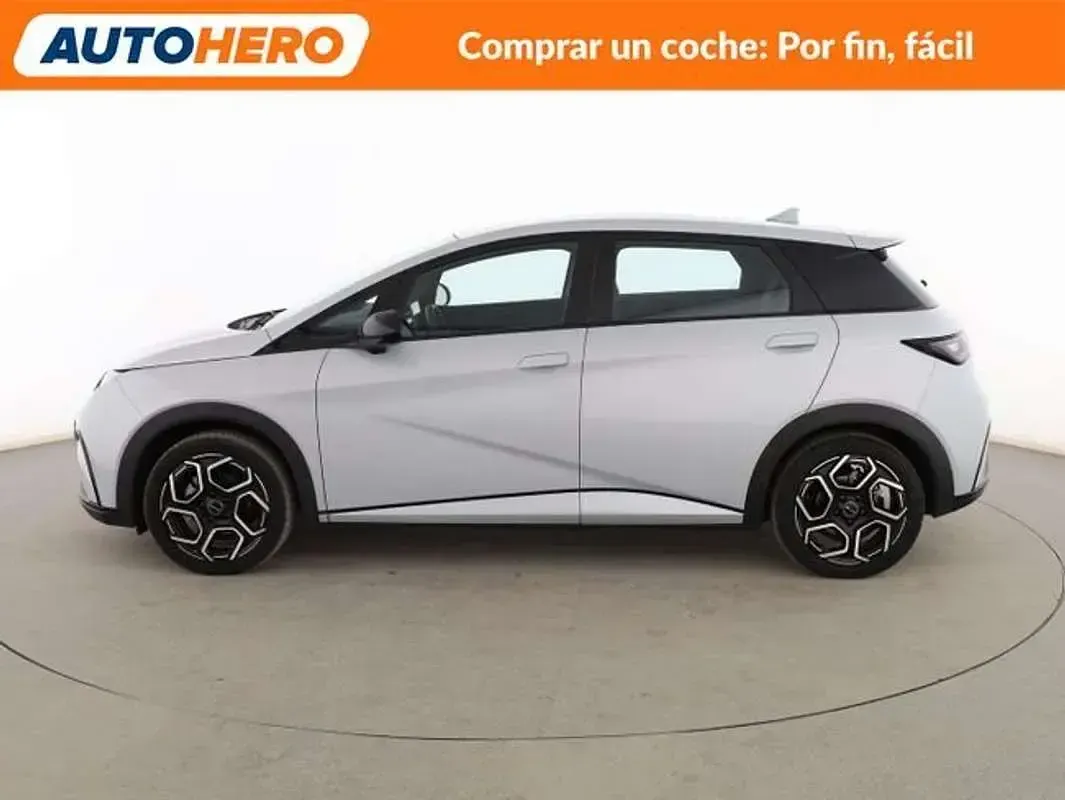 Usado BYD Dolphin Comfort 150 kW (204 CV) 2025 Blanco Utilitario