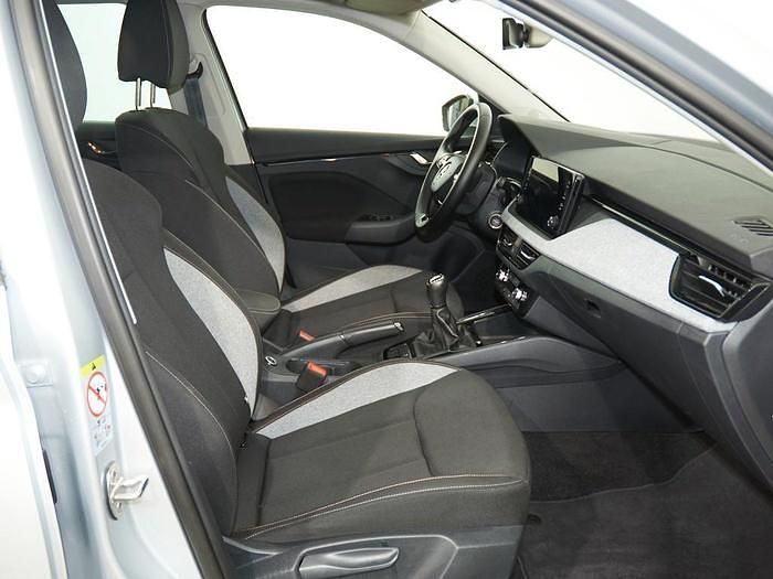 Usado Skoda Kamiq Selection 116 CV (85 kW) 2024 Gris plata SUV