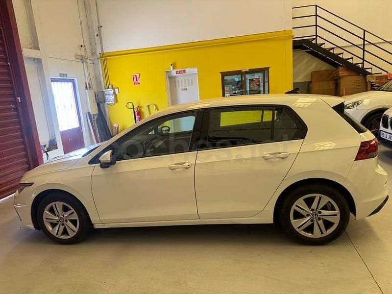 Usado VW Golf VIII Life 115 CV (84 kW) 2021 Blanco Berlina