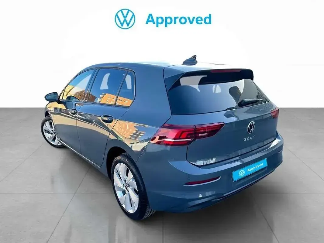 Usado VW Golf VIII 116 CV (85 kW) 2025 Gris Utilitario
