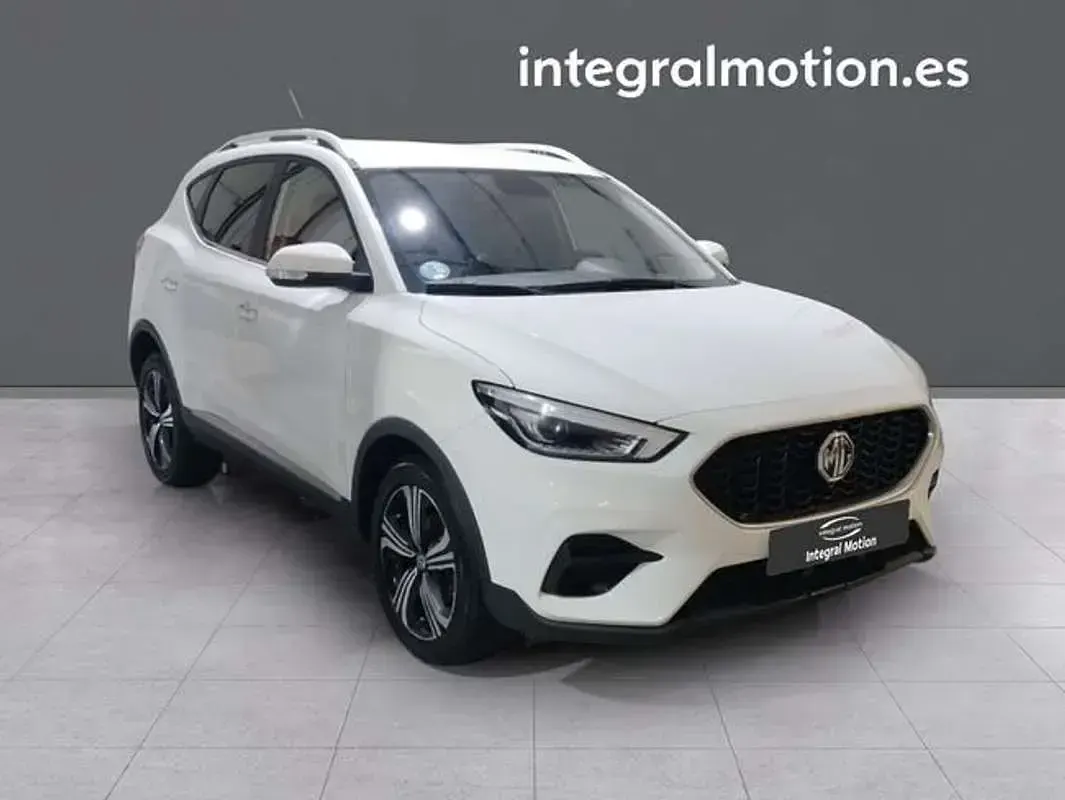 Usado MG ZS Comfort 106 CV (77 kW) 2023 Blanco SUV