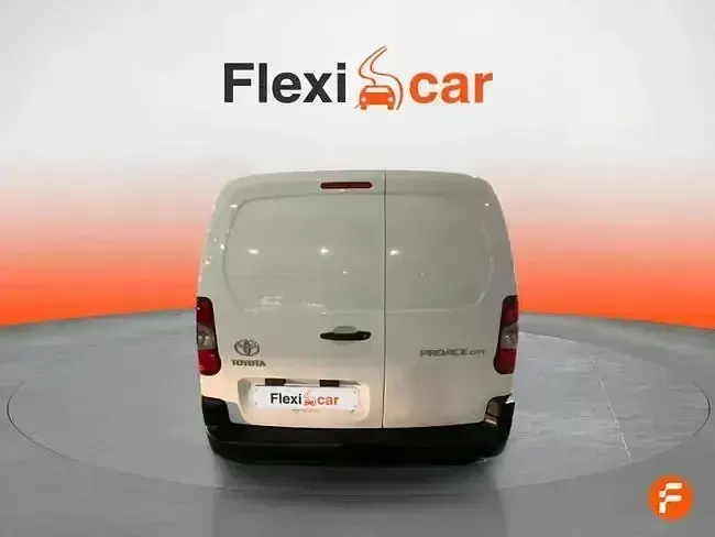 Usado Toyota Proace City City 102 CV (75 kW) 2020 Blanco Monovolumen