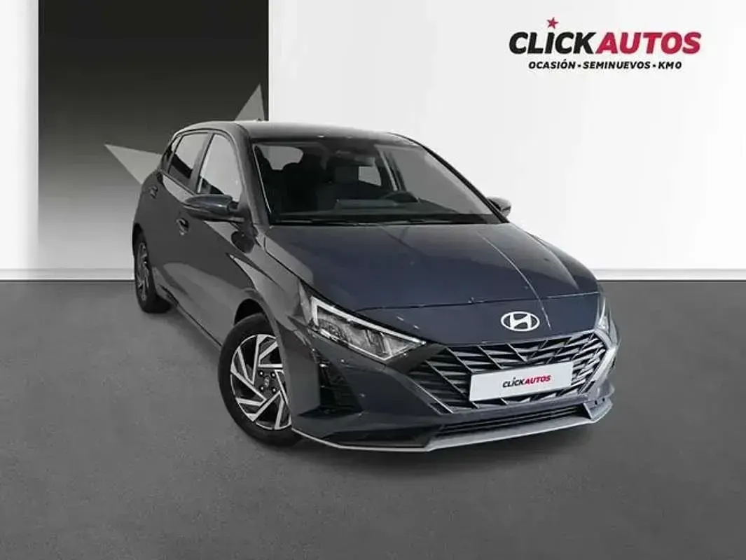 Usado Hyundai i20 79 CV (58 kW) 2025 Gris Utilitario