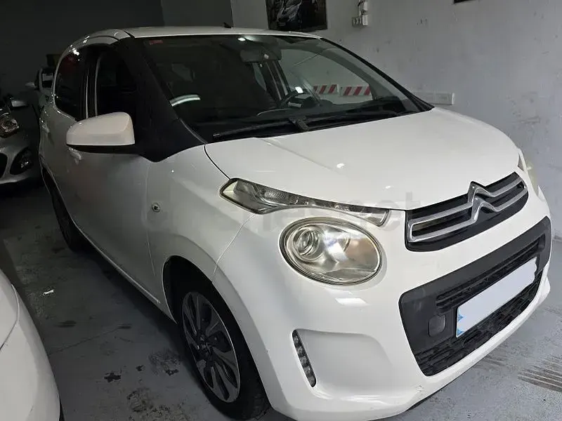 Usado Citroën C1 Feel 82 CV (60 kW) 2016 Blanco Utilitario