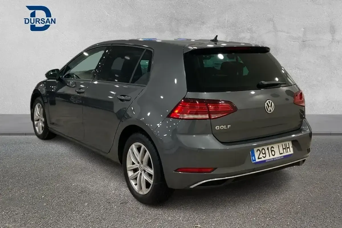 Usado VW Golf VII Advance 150 CV (110 kW) 2020 Gris / plata Berlina