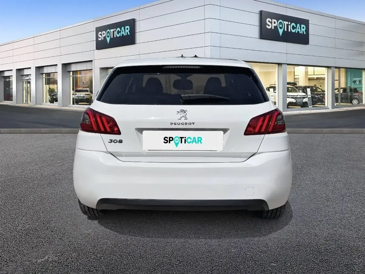 Usado Peugeot 308 Style 110 CV (80 kW) 2019 Blanco Berlina