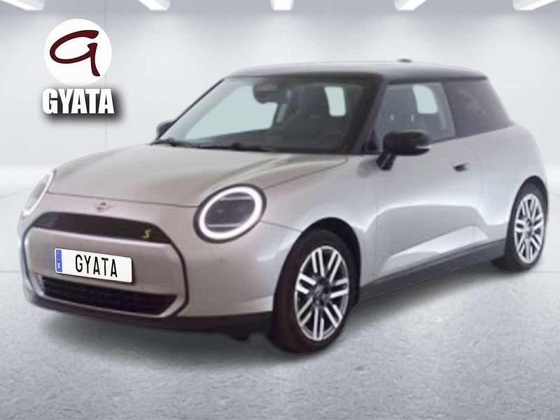 Gris Usado 2024 Mini Cooper SE Essential Utilitario | 27.990 € (Caro) - Imagen 1/4