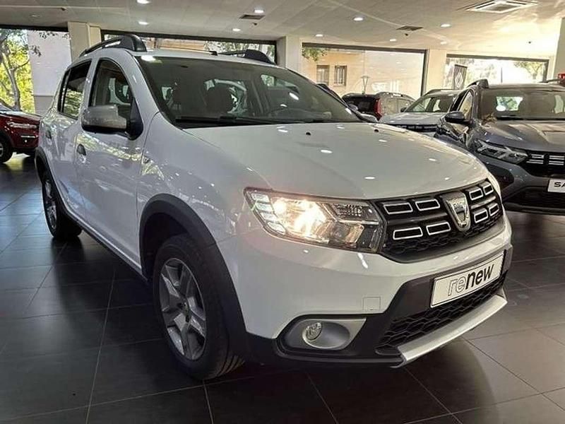 Usado Dacia Sandero Essentiel 75 CV (55 kW) 2018 Blanco Utilitario