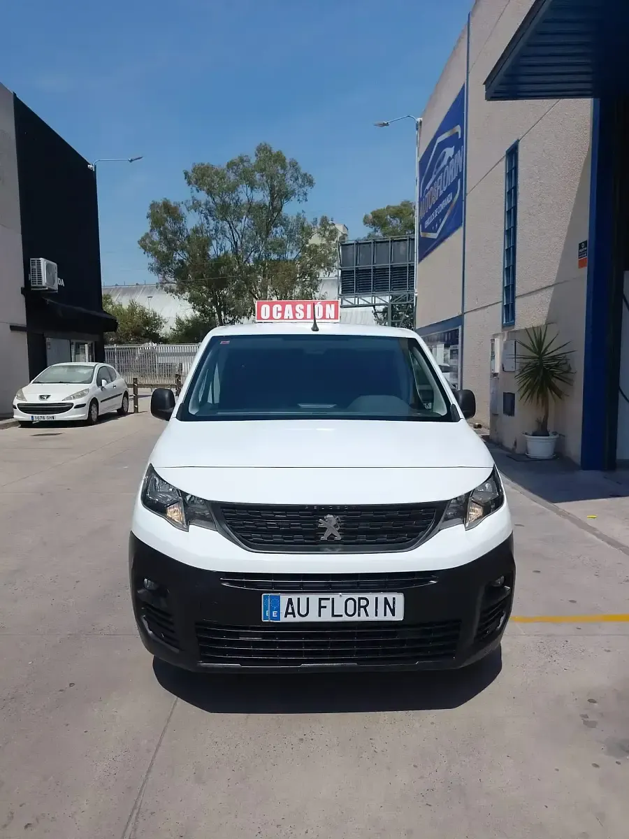 Usado Peugeot Partner Premium 100 CV (73 kW) 2019 Blanco Monovolumen