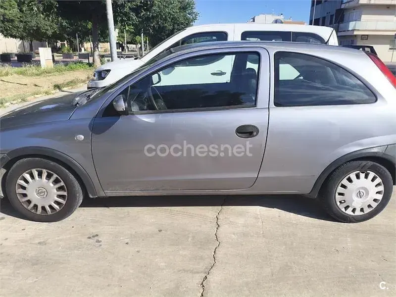 Usado Opel Corsa Edition 65 CV (47 kW) 2003 Gris / plata Utilitario