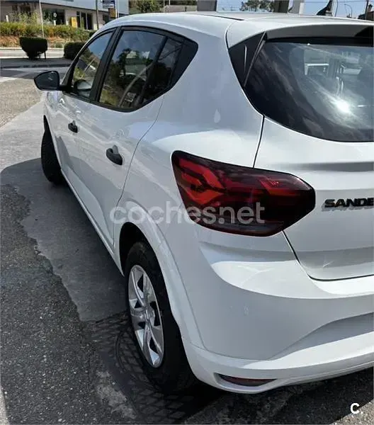 Usado Dacia Sandero Essentiel 91 CV (66 kW) 2022 Blanco Berlina
