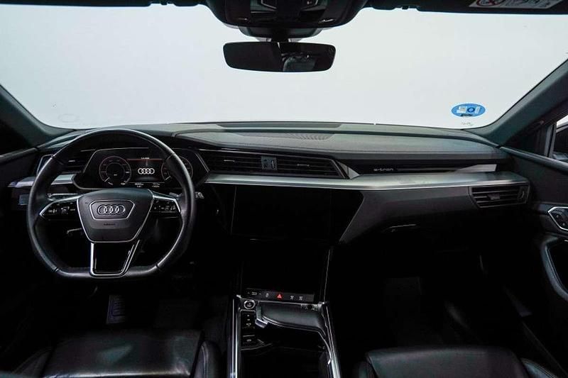 Usado Audi e-tron Advanced 300 kW (408 CV) 2022 Negro SUV