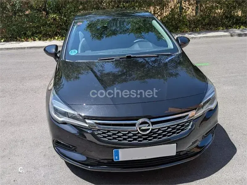 Usado Opel Astra Excellence 136 CV (100 kW) 2017 Negro Berlina