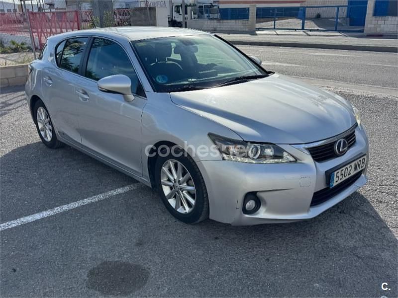 Usado Lexus CT200h 136 CV (100 kW) 2011 Gris / plata Berlina