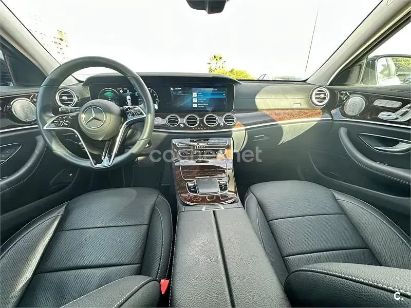 Usado Mercedes E300 306 CV (225 kW) 2022 Gris / plata Familiar