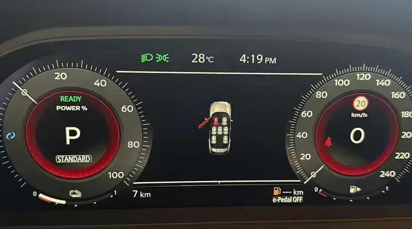 Nuevo Nissan X-Trail N-Connecta 213 CV (156 kW) 2026 Katana grey metalizado SUV