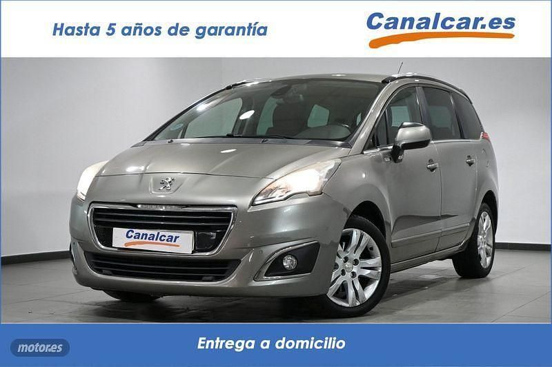 Gris / plata Usado 2016 Peugeot 5008 Active Monovolumen | 7925 € (Precio justo) - Imagen 1/4