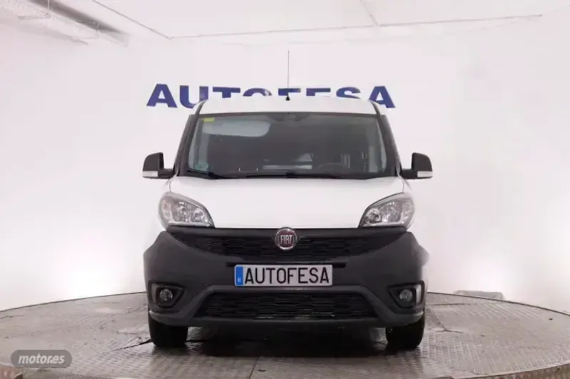 Usado Fiat Doblò 95 CV (69 kW) 2019 Blanco Monovolumen