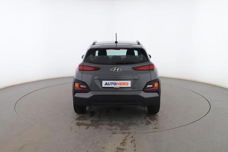 Usado Hyundai Kona 120 CV (88 kW) 2018 Gris SUV