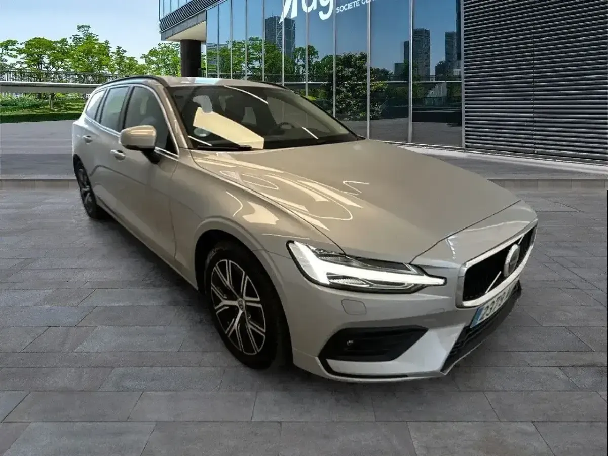 Usado Volvo V60 Core 197 CV (144 kW) 2023 Gris Familiar