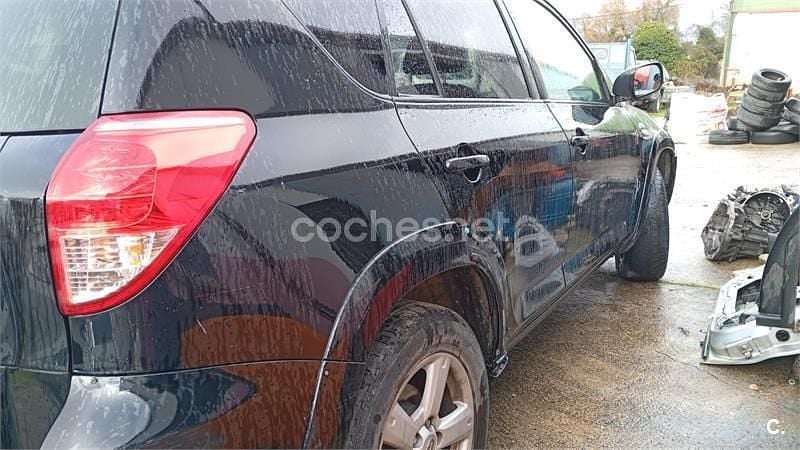 Usado Toyota RAV4 177 CV (130 kW) 2009 Negro SUV