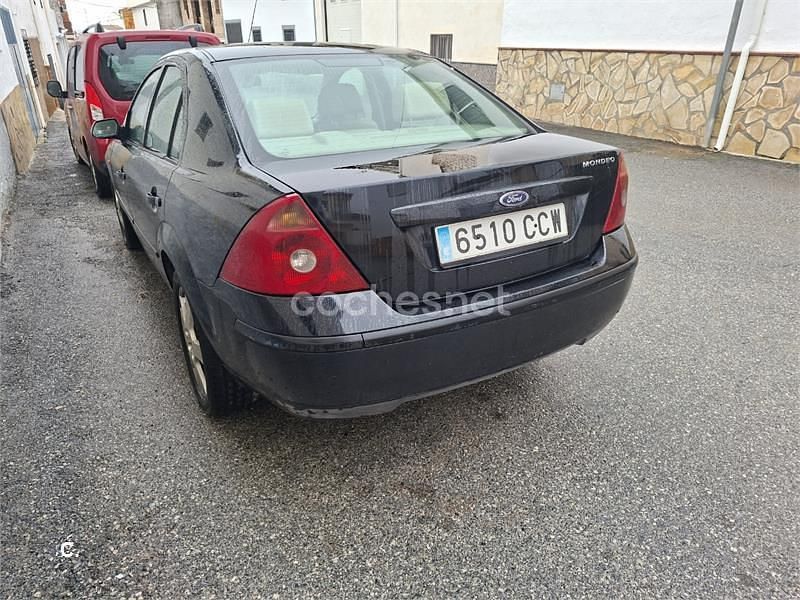 Usado Ford Mondeo Ghia 130 CV (95 kW) 2002 Negro Berlina