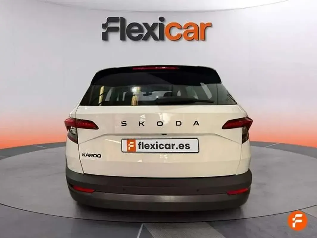 Usado Skoda Karoq Style 150 CV (110 kW) 2018 Blanco SUV