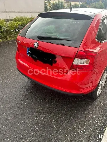 Usado Skoda Rapid Elegance 116 CV (85 kW) 2014 Rojo Utilitario