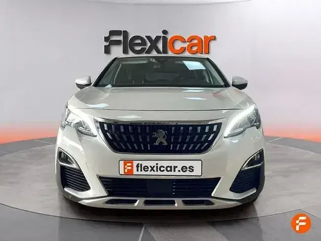 Usado Peugeot 3008 Allure 130 CV (95 kW) 2019 Blanco SUV