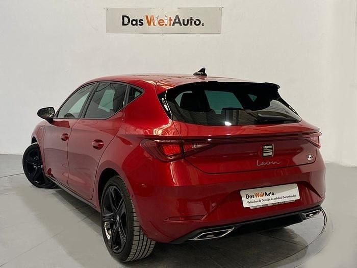 Usado Seat Leon FR 204 CV (150 kW) 2025 Rojo