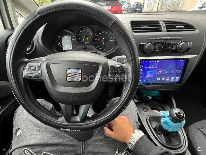 Begagnad Seat Leon Style 125 HK (91 kW) 2010 Vit Halvkombi