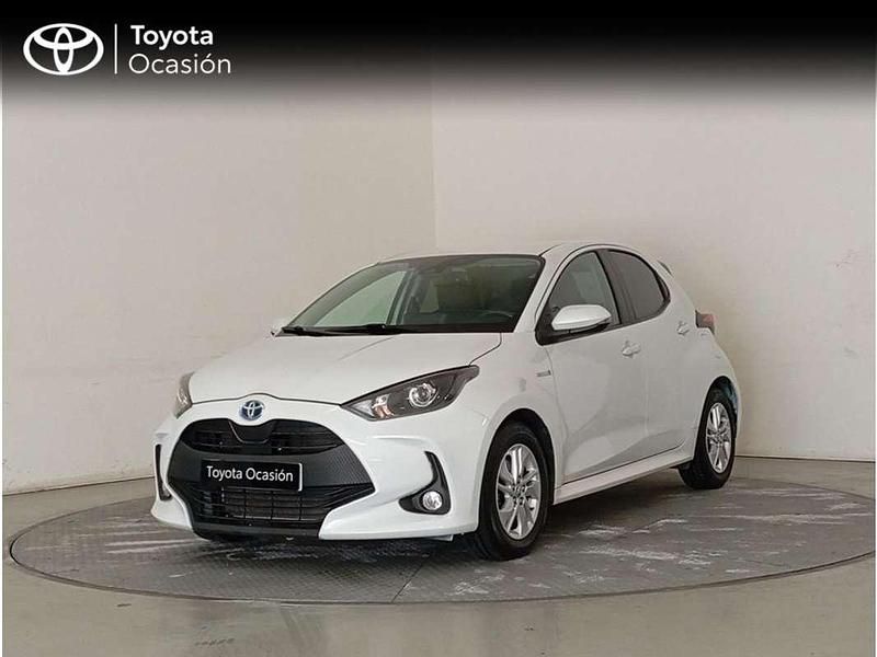 Blanco Usado 2021 Toyota Yaris Hybrid Active Utilitario | 16.730 € (Precio justo) - Imagen 1/4