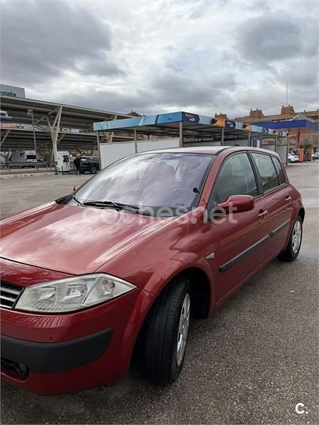 Usado Renault Mégane II Dynamique 120 CV (88 kW) 2004 Rojo Berlina