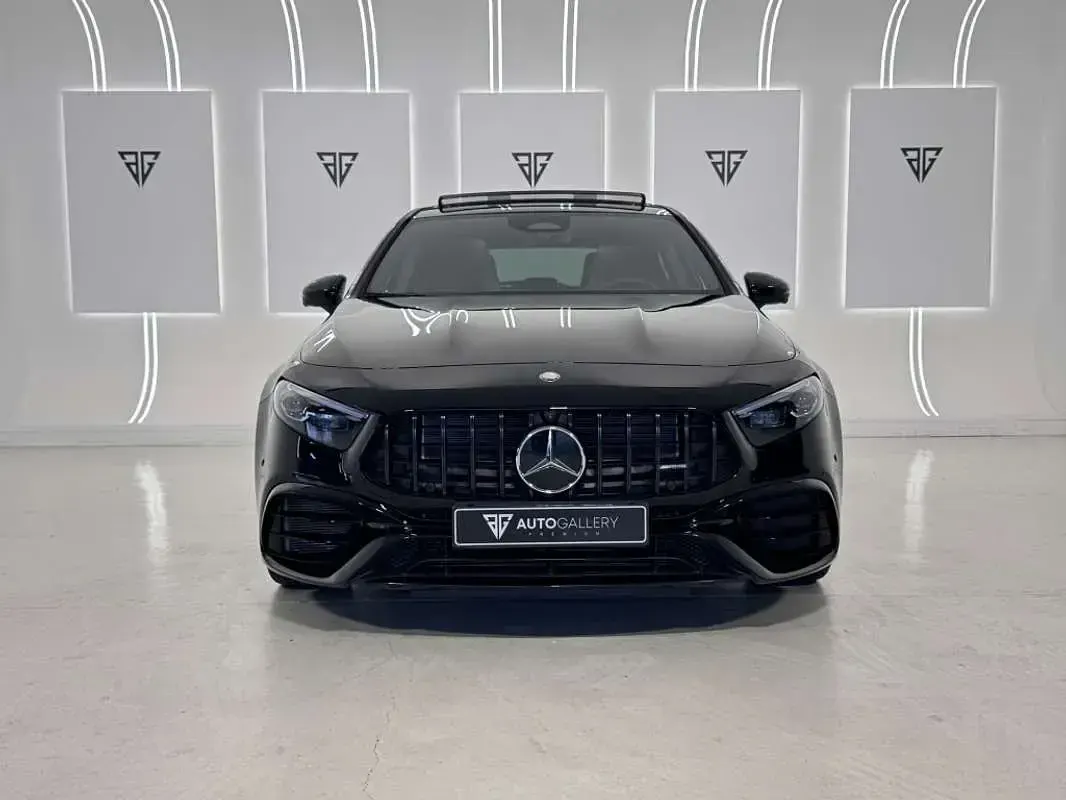 Usado Mercedes A45 AMG Premium 421 CV (309 kW) 2024 Negro Utilitario