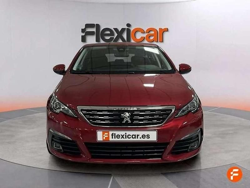 Usado Peugeot 308 Allure 131 CV (96 kW) 2019 Rojo Utilitario