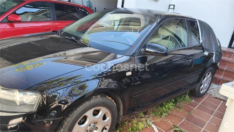 Negro Usado 2003 Audi A3 Attraction Berlina | 1900 € (Super precio) - Imagen 1/4