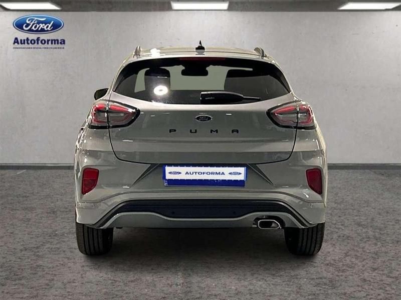 Usado Ford Puma ST-Line X 125 CV (91 kW) 2021 Plateado SUV